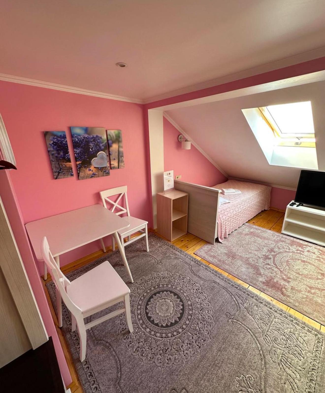 Аpartment For Lady Leilighet Tsjernivtsi Eksteriør bilde
